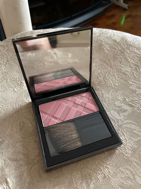 burberry cameo blush no 2